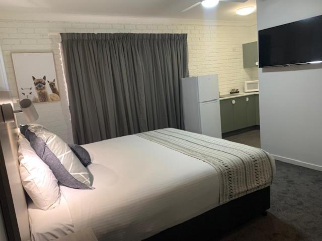 Hamilton Henry Motor 4*